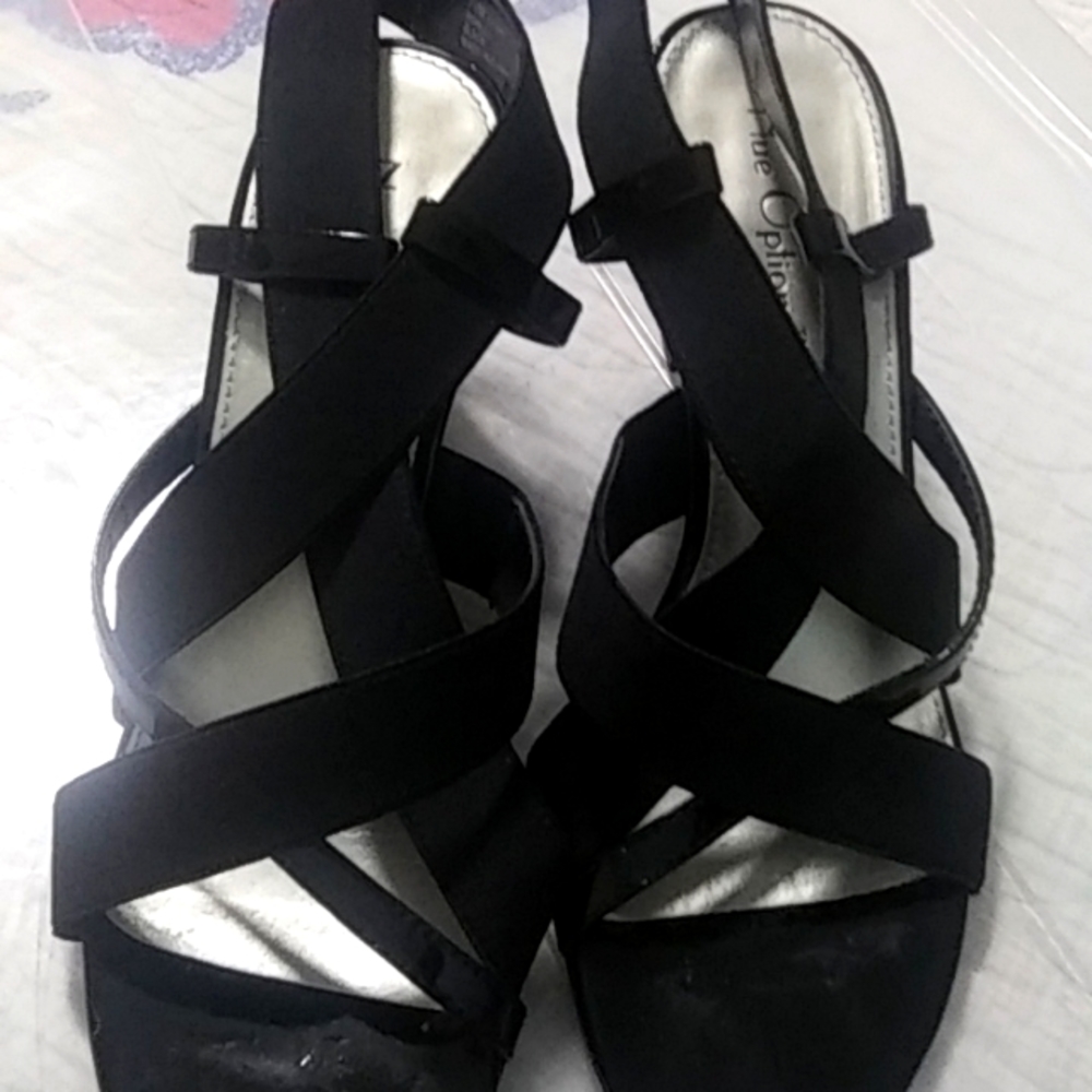 Nue Options black strap sandals